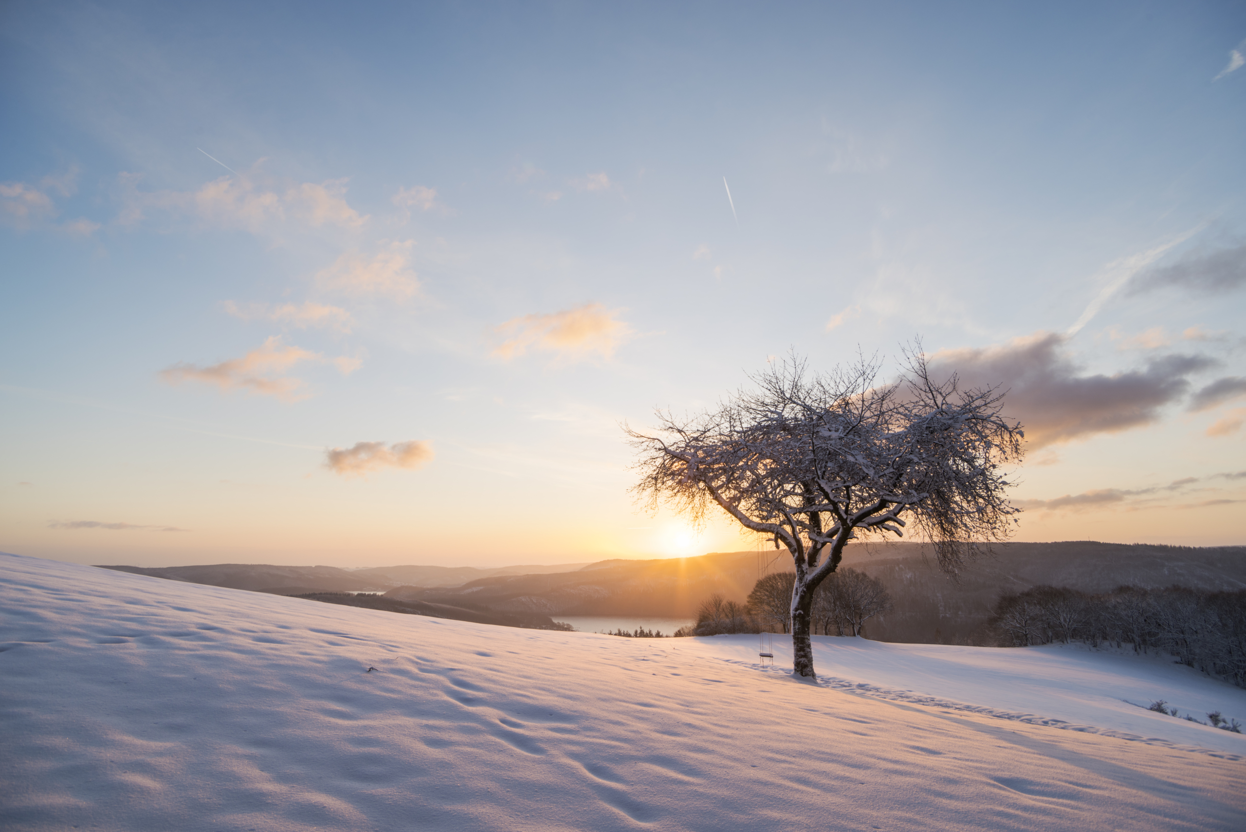 e-regio-moodbild-sonnenaufgang-im-schnee